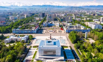 В Бишкеке работают более 40 торговых центров