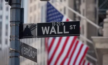 Скандал на Уолл-стрит: Младшие банкиры работали по 110 часов в неделю в инвестбанке