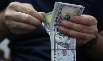 Эмнеге акчаны колдон алмаштырбоо керек: 10 орчундуу себеп