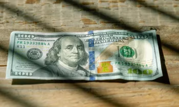 KSB: Комиссия за прием долларов США старого образца составит 1% от суммы