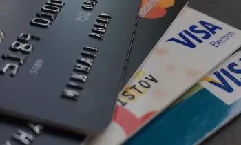 SIM-картаны жана банктык эсептерди берүү көзөмөлгө алынды: Жогорку Кеңеш мыйзам долбоорун жактырды