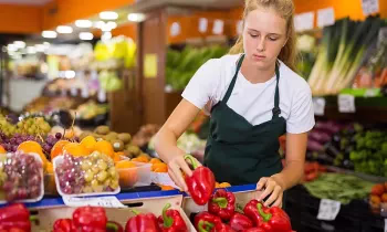 Эмгек министрлиги өспүрүмдөр жайында канча саат иштесе болорун эскертти