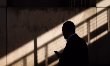 Банк России предупредил о новой схеме расчетов с теневым бизнесом через граждан