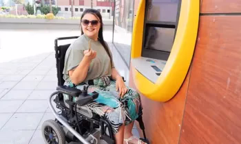 Кыргызстандын банктары кызмат көрсөтүүлөрүн ден соолугунан мүмкүнчүлүгү чектелгендер үчүн ыңгайлаштырат