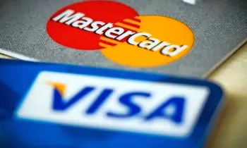 Visa жана Mastercard өнүгүү стратегияларындагы айырмачылыктарды көрсөттү