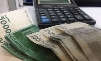 Средняя зарплата в Кыргызстане превысила 42 тысячи сомов