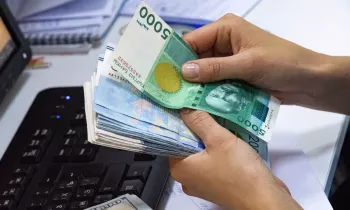 В Кара-Суу расследуют схему мошенничества с кредитами: десятки пострадавших