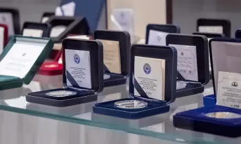 Улуттук банк коллекциялык монеталардын эскиздерин иштеп чыгууга сүрөтчү-дизайнерлерге сынак жарыялады