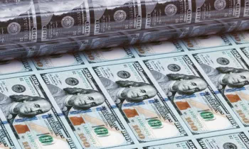 Причиной снижения доли доллара США в валютных резервах центробанков стало влияние обменного курса