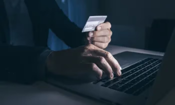 Бишкекский школьник продал банковскую карту мошенникам и помог похитить деньги