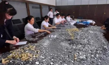 Конфликт в лапшичной обернулся «горами монет» в китайском банке