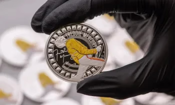 Выпущена памятная монета в честь вокалиста группы «Queen» Фредди Меркьюри