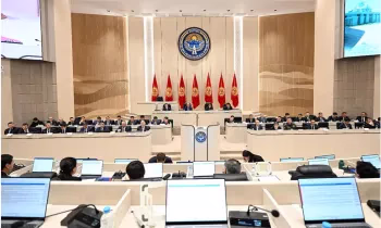 Жогорку Кеңеш зергерлерге, тигүүчүлөргө жана машина алып-саткандарга жеңилдик берген мыйзамды жактырды