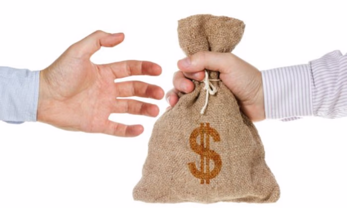 Кому для выдачи денежных займов нужна лицензия НБ КР?