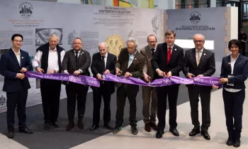 Нацбанк представил нумизматическое наследие Кыргызстана на выставке в Берлине