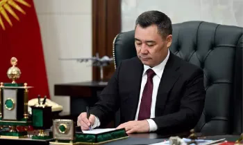 Президент коррупцияга каршы аракеттенүү мыйзамына кол койду