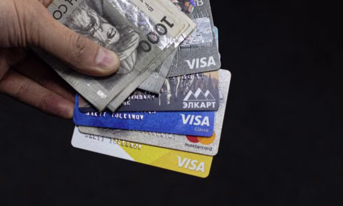 Банковских карт в Кыргызстане сейчас больше, чем жителей