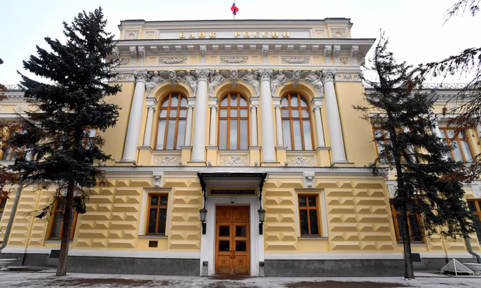 ЦБ России обязал банки строже проверять согласие родителей при открытии счетов подросткам