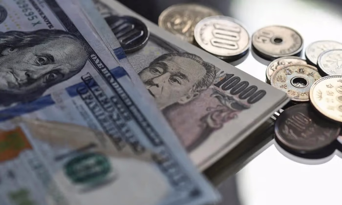 Крупнейший регулятор перераспределил резервы из долларов в иены