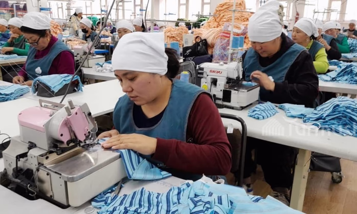 Платежи за работников в швейной отрасли сократили в разы