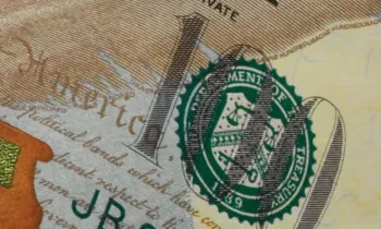 Нацбанк вновь продлил разрешение комбанкам на вывоз неветхой наличной инвалюты