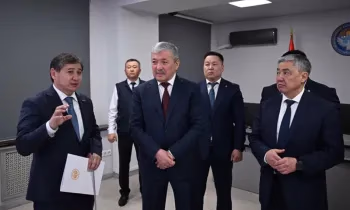 Глава НБ КР ознакомился с деятельностью и планами ОАО «Кыргызалтын»