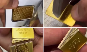 Золото с подвохом: в сети обсуждают видео с фальшивым слитком