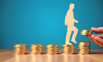 Зарплаты кыргызстанцев хотят ежегодно индексировать из-за инфляции