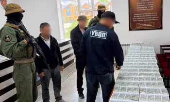 В Иссык-Кульской области задержаны подозреваемые в вымогательстве 30 тысяч долларов