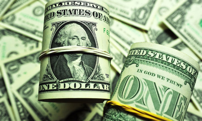 Курс доллара не опустится ниже 84,9 сома