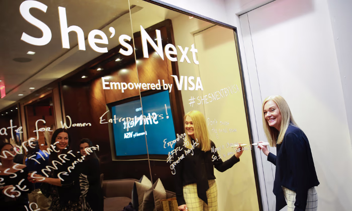 Компания Visa обучит женщин Кыргызстана вести бизнес