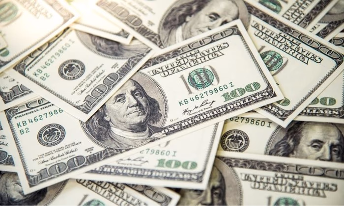 За выходные доллар подешевел еще больше