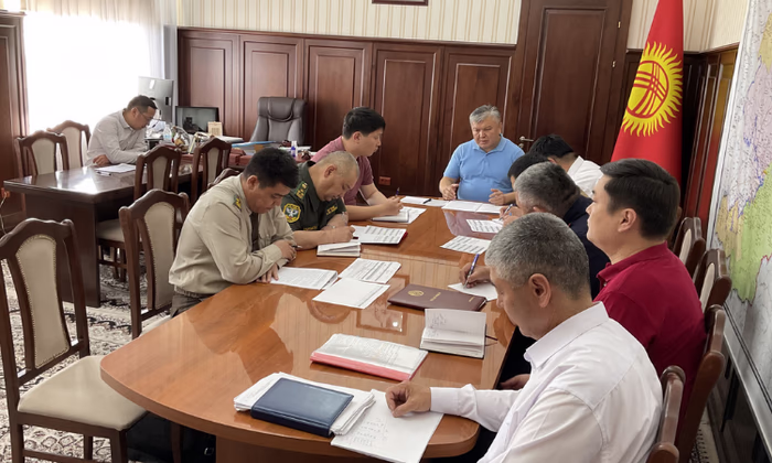 Кабмин КР усилит меры по ликвидации «серых» схем на границе с РК