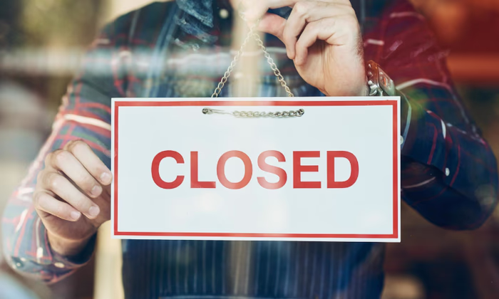 Нацбанк приостановил действие лицензий трех обменок Бишкека