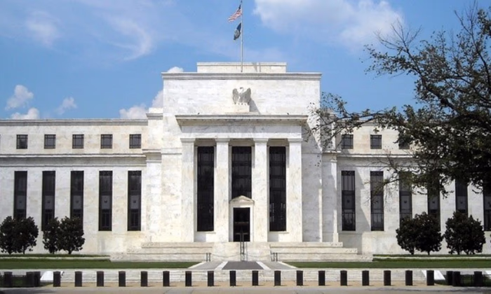 Федеральная резервная система США повысила базовую процентную ставку