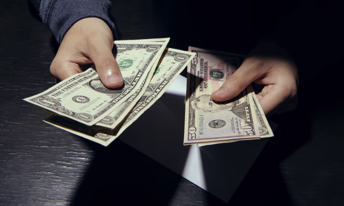 Как НБ КР пресекает деятельность нерегулируемых рынков по обмену валют