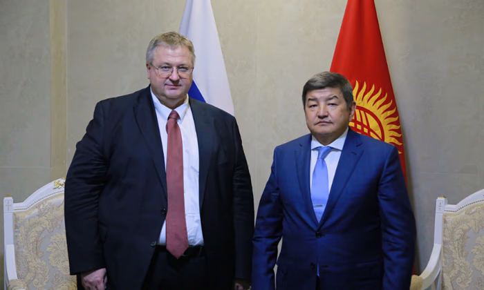 Акылбек Жапаров и Алексей Оверчук обсудили вопросы сотрудничества