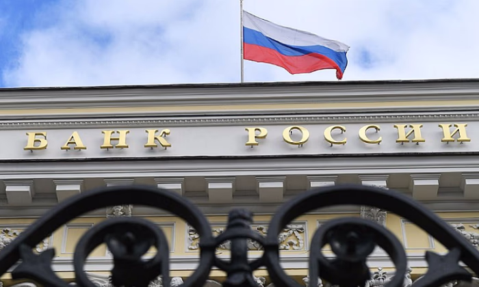 Банк России разрешит вывоз наличной инвалюты свыше 10 тысяч долларов