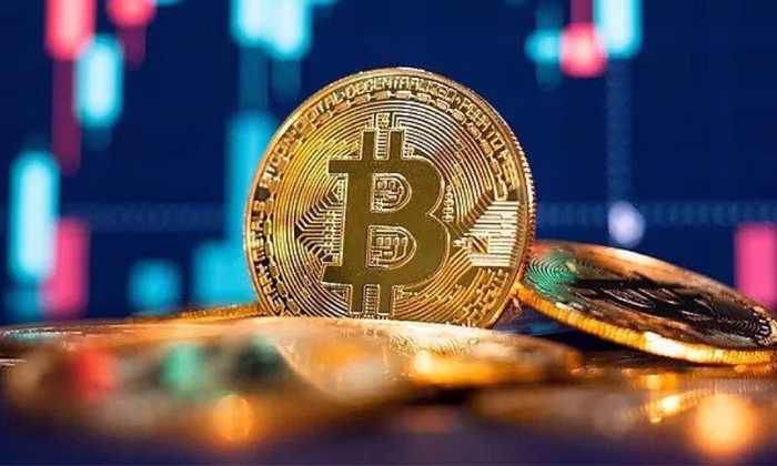 Биткоин опустился ниже отметки в 18 000 долларов за монету