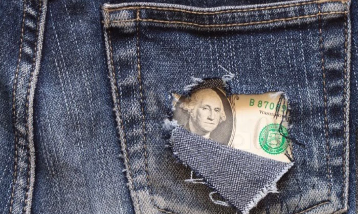 Куда уходят деньги и как прикрыть «дыры» в бюджете?