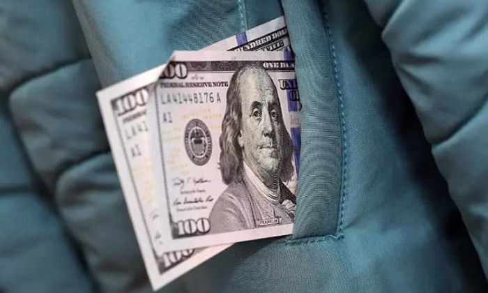 За теневой обмен валюты оштрафованы два кыргызстанца