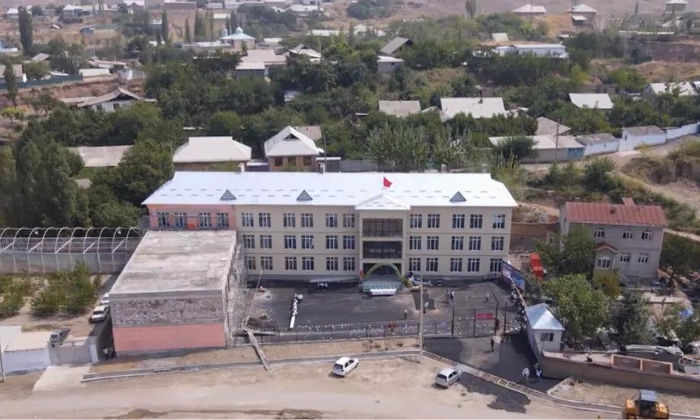 При поддержке РКФР к 1 сентября в Кызыл-Кие построен новый корпус школы