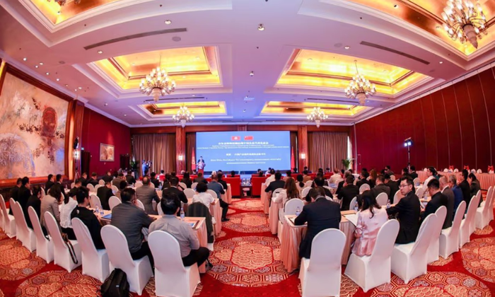 Между госорганами и бизнесом КР и КНР подписаны меморандумы на 150 млн USD