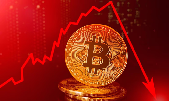 Биткоин за сутки подешевел на четыре тысячи долларов