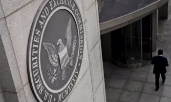 В США впервые выдвинули претензию к физлицу из-за мемкоинов