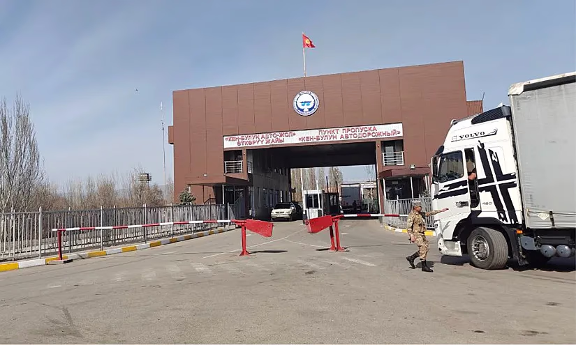 В прошлом году Таможенная служба собрала более 123 млрд сомов платежей