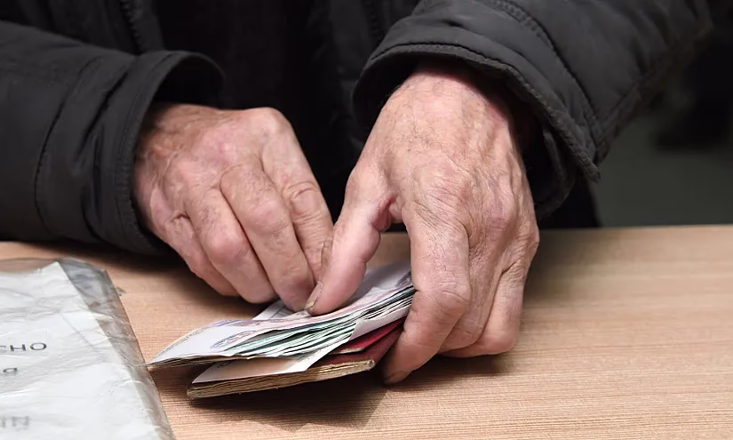 Более 800 кыргызстанцев получают пенсии свыше 50 тысяч сомов