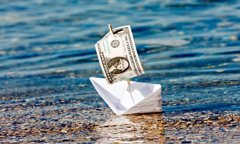 Свободное плавание: Почему Кыргызстан выбрал гибкий валютный курс?