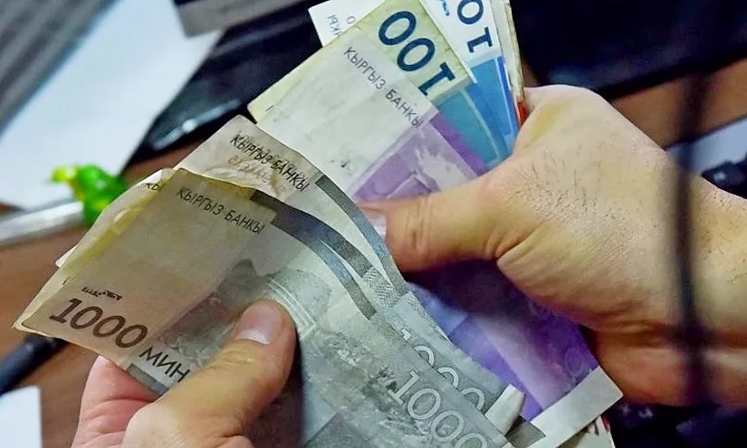 Минимальная пенсия в стране повысится до 7 100 сомов с 1 октября