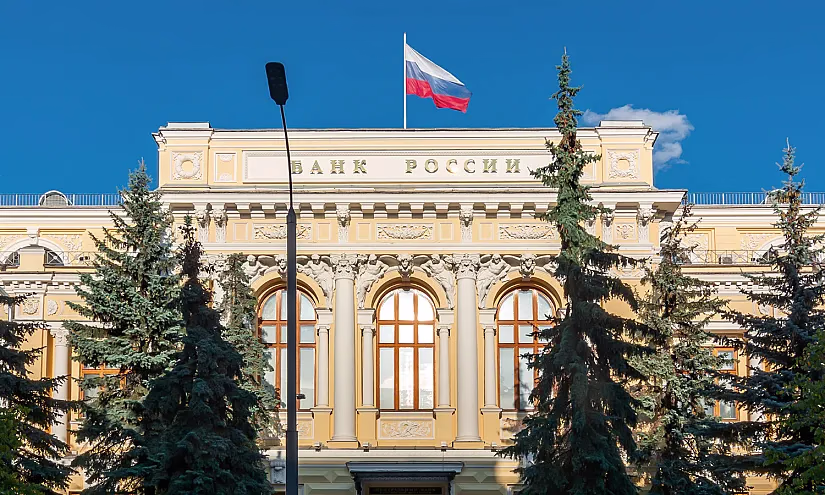 Центробанк России оставил в силе лимиты на снятие наличной валюты еще на полгода